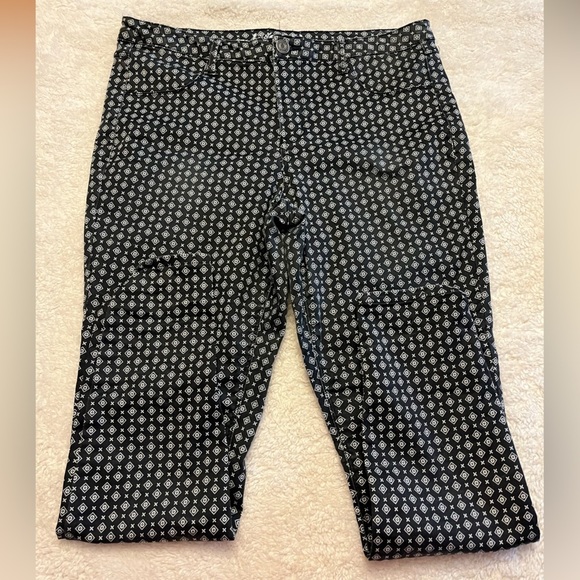 S.O. Printed Jegging - Picture 1 of 7